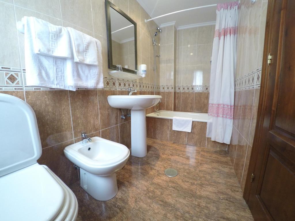 לאנס Hotel Alonso מראה חיצוני תמונה